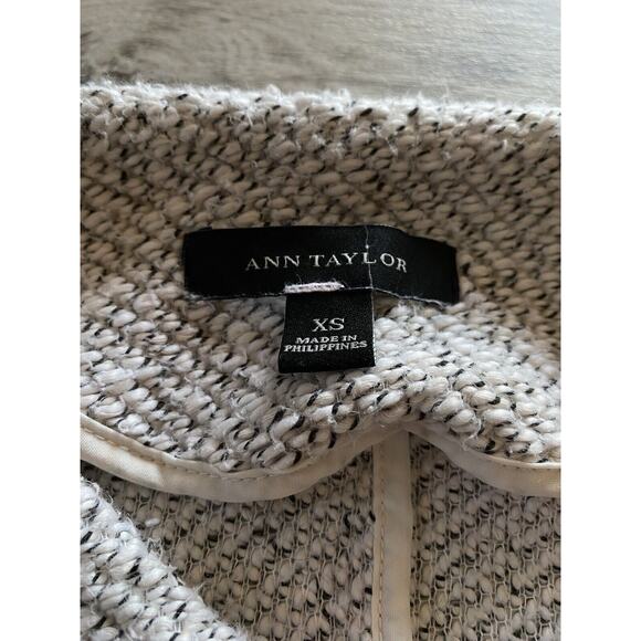 Ann Taylor Loft Sweater Women’s XS Beige Cream Hidden Full Zip Knit - Picture 4 of 5